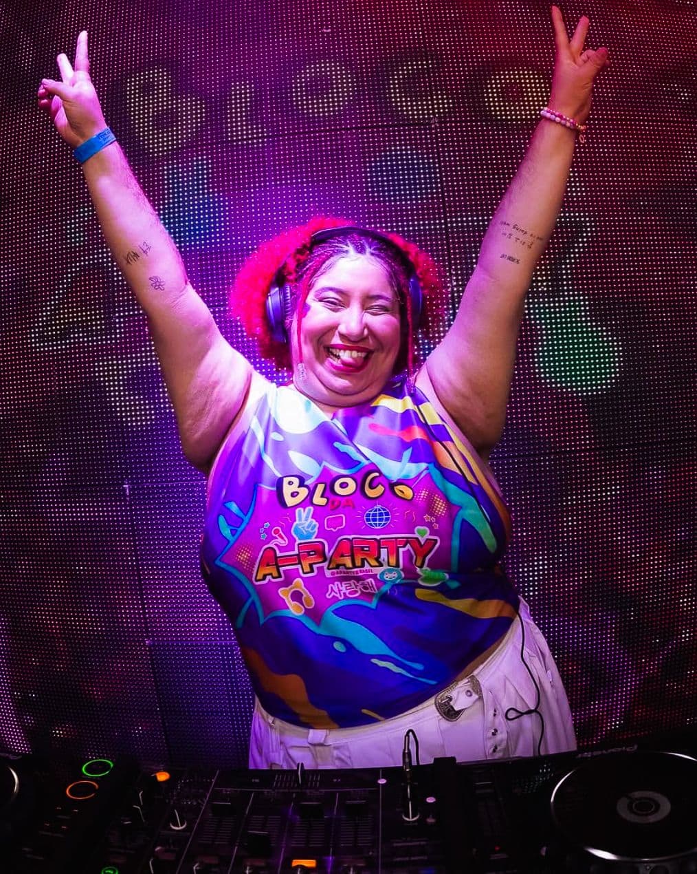 DJ DESI NUNES